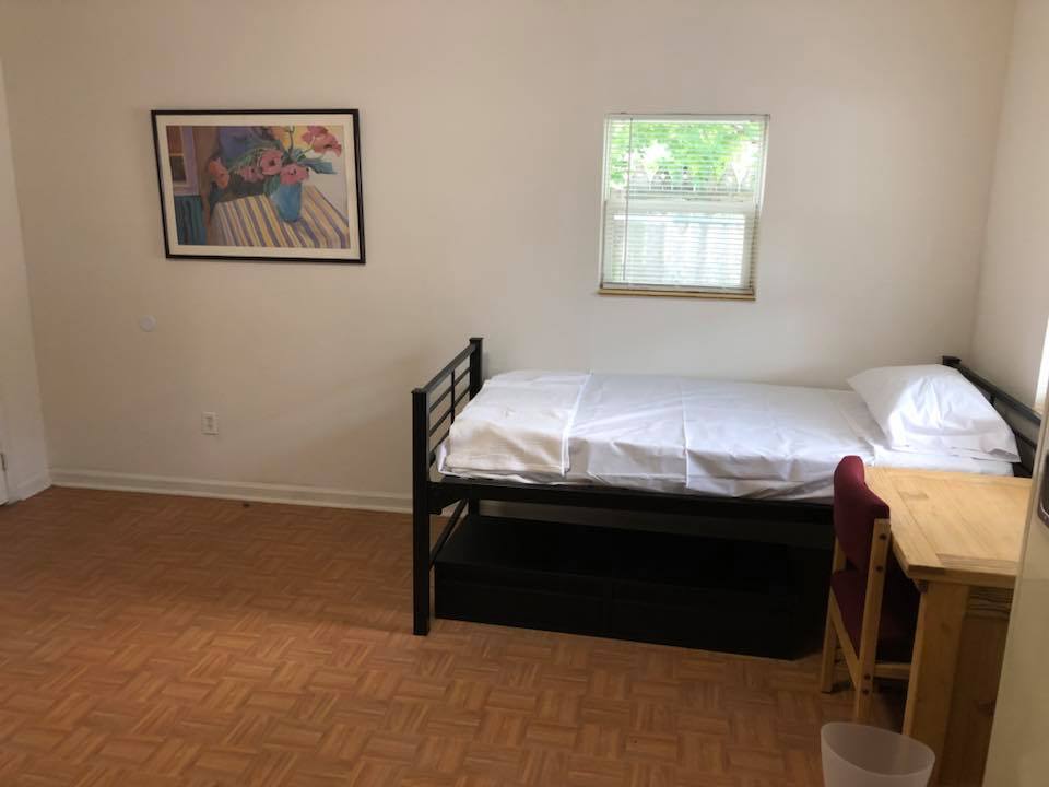 Serene Bedroom at EASL